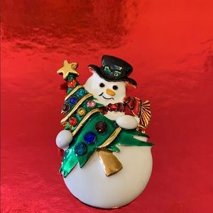 #371 Vintage Brooch and pendant.